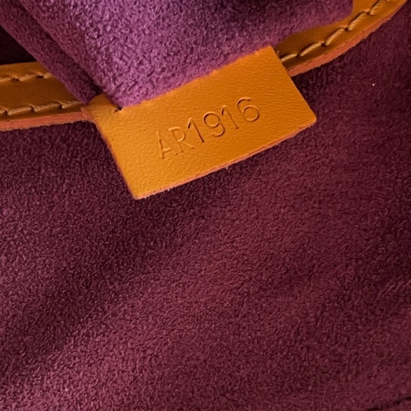 Vuitton Yellow Epi Leather Alma Bag - Picture 17 of 17